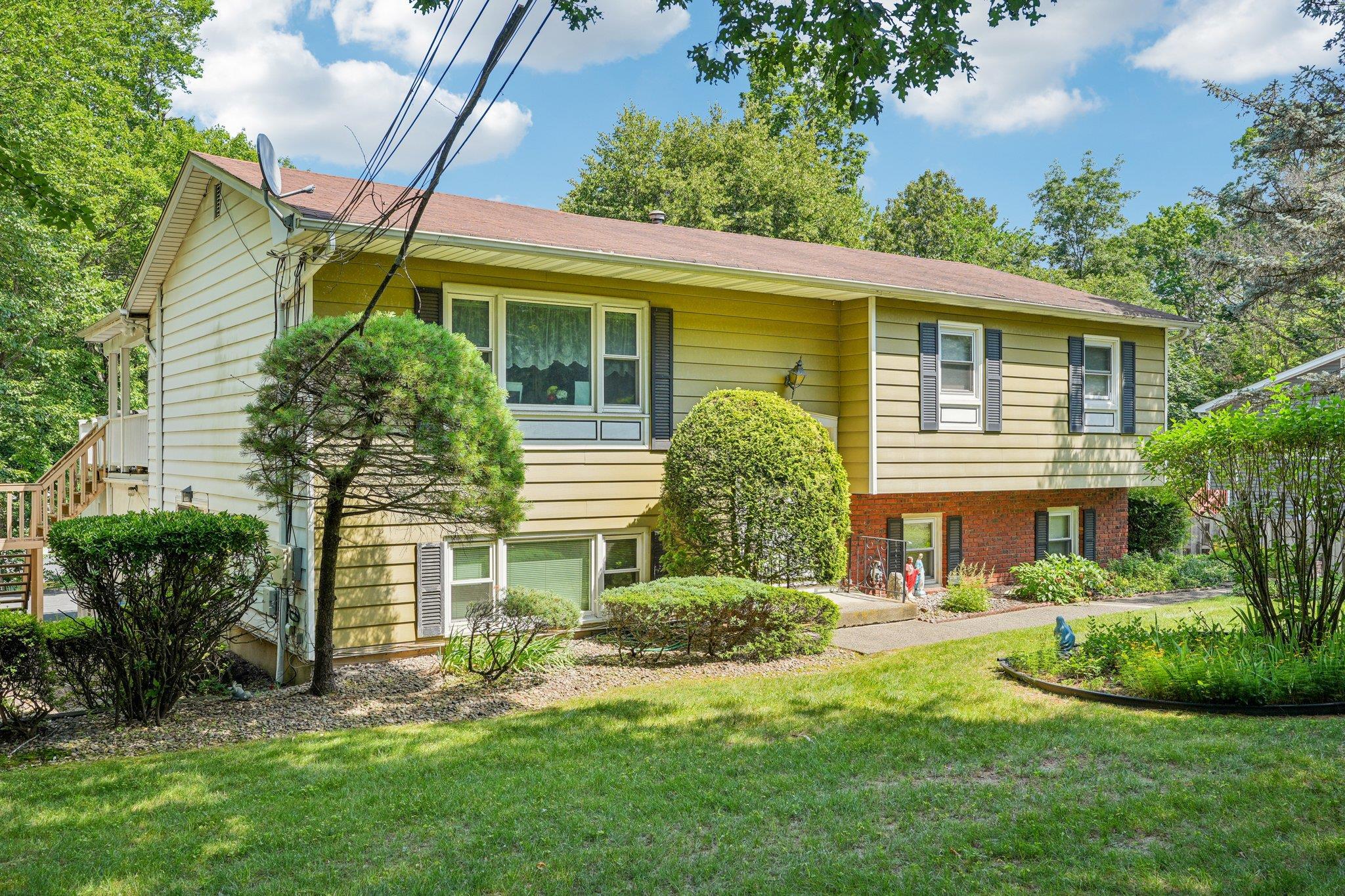 Property Photo: 586 Route 304 NY 10956