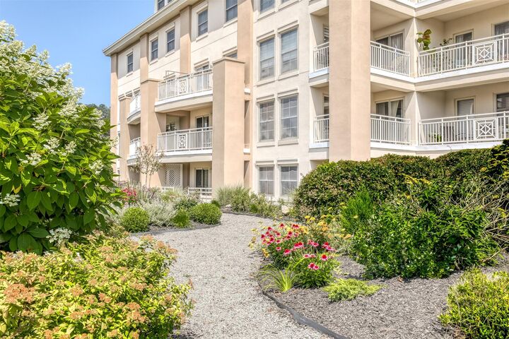 Property Photo: 407 Harbor Cove NY 10968