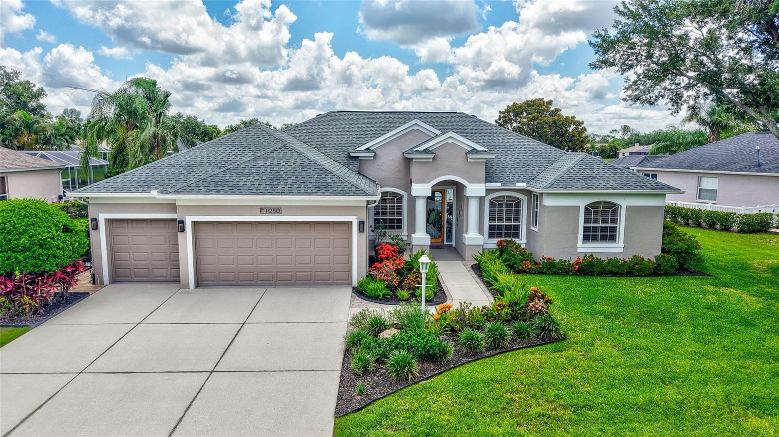 Property Photo: 11250 Rivers Bluff Circle FL 34202