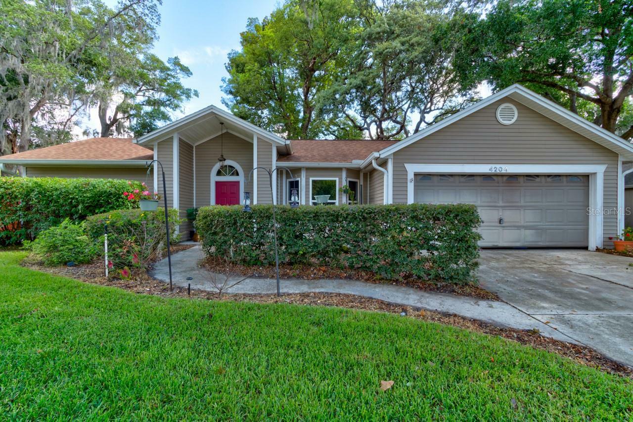 Property Photo: 4204 Rocky Ridge Place FL 32773