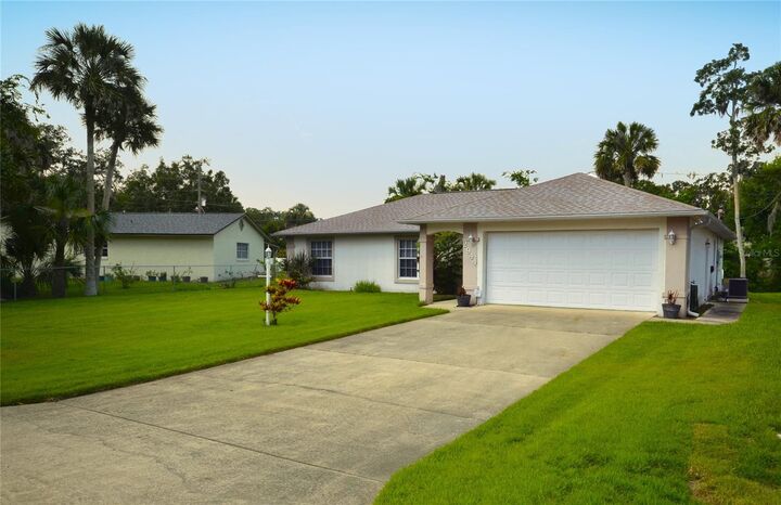 Property Photo:  2944 Mango Tree Drive  FL 32141 