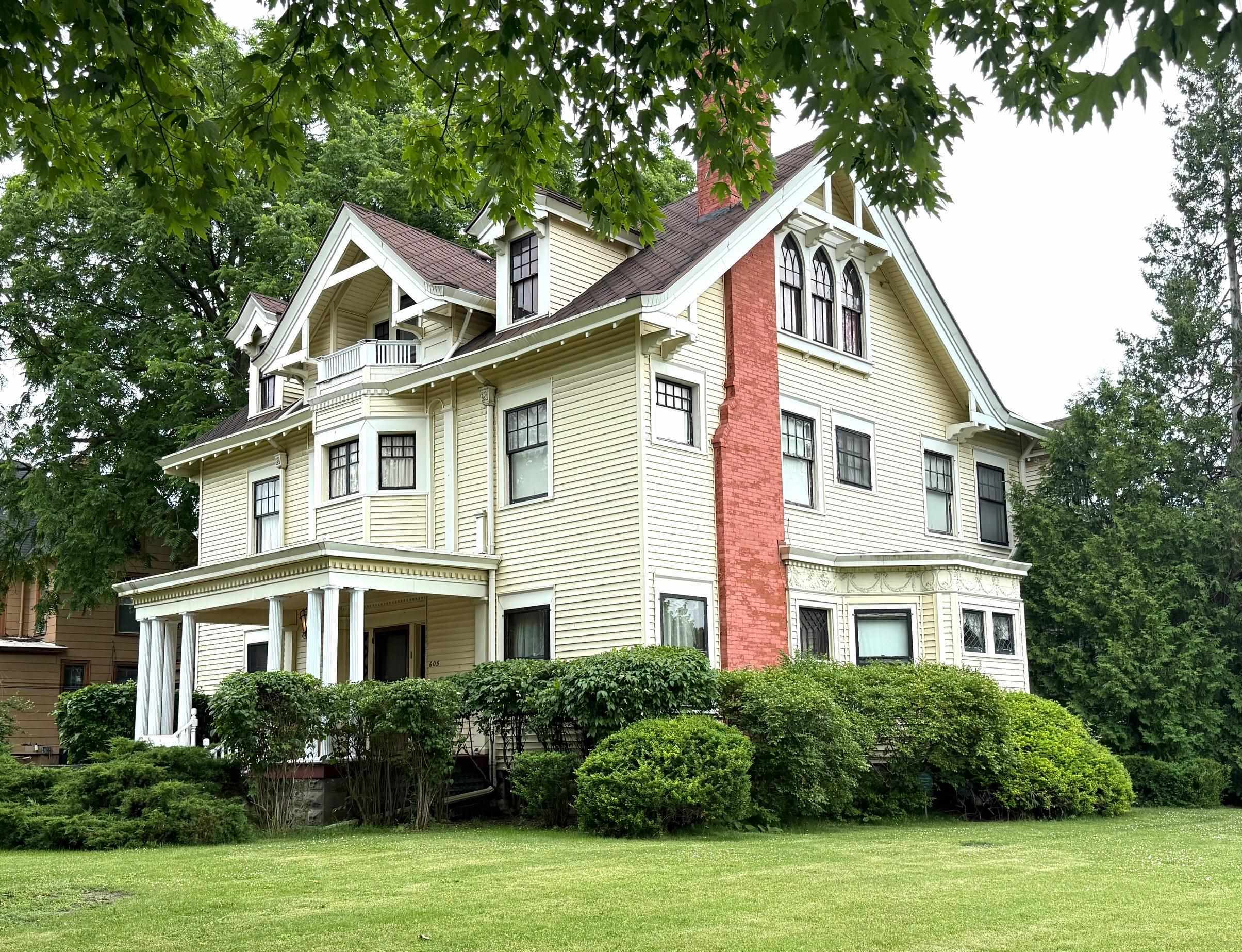 Property Photo: 605 W Midland Street MI 48706