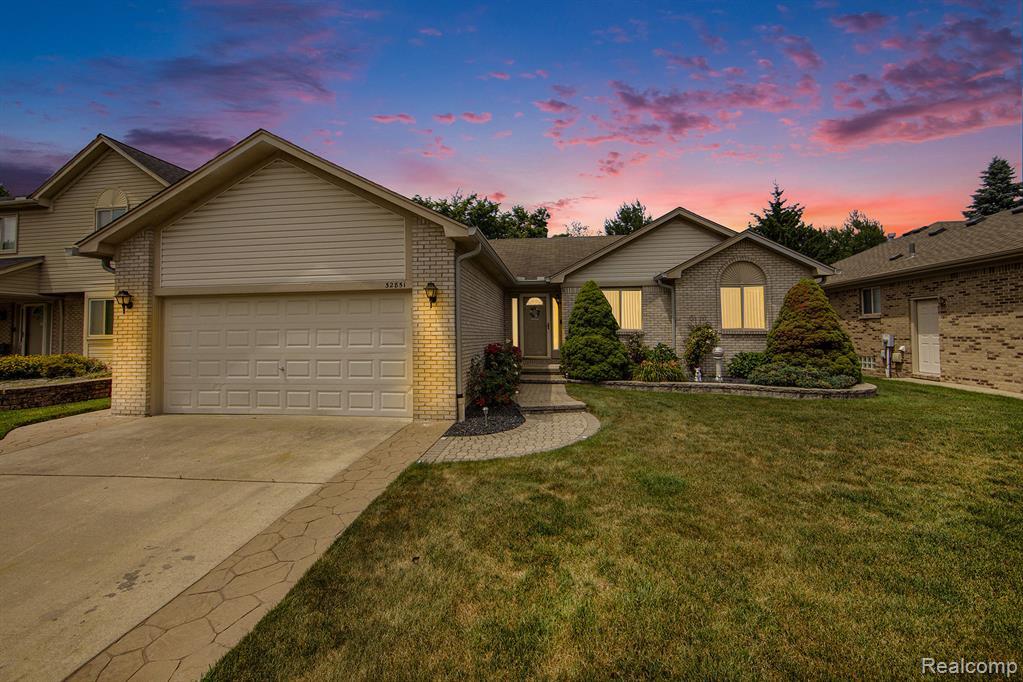 Property Photo: 32851 Foster Court MI 48026 5260