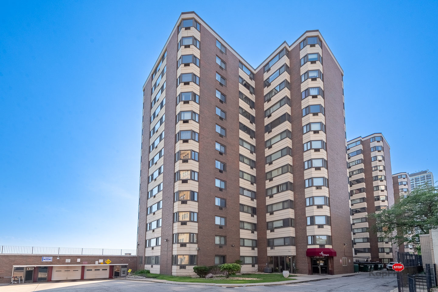 Property Photo: 7337 S South Shore Drive 609 IL 60649