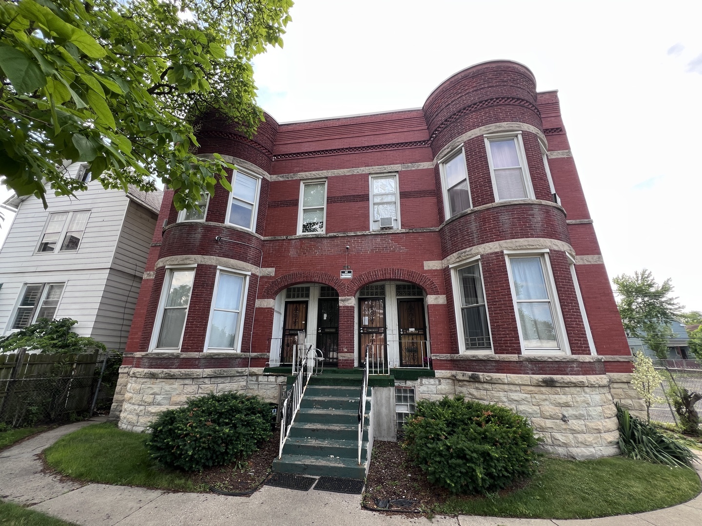 Property Photo: 7026 S Wentworth Avenue 1stfl IL 60621