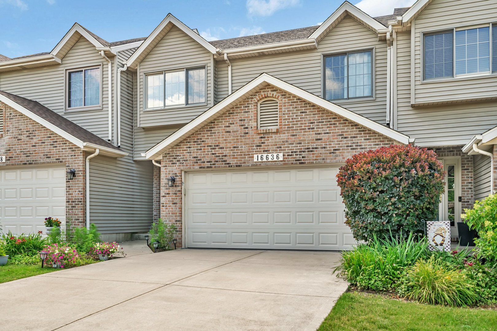 Property Photo:  16636 Winding Creek Road  IL 60586 