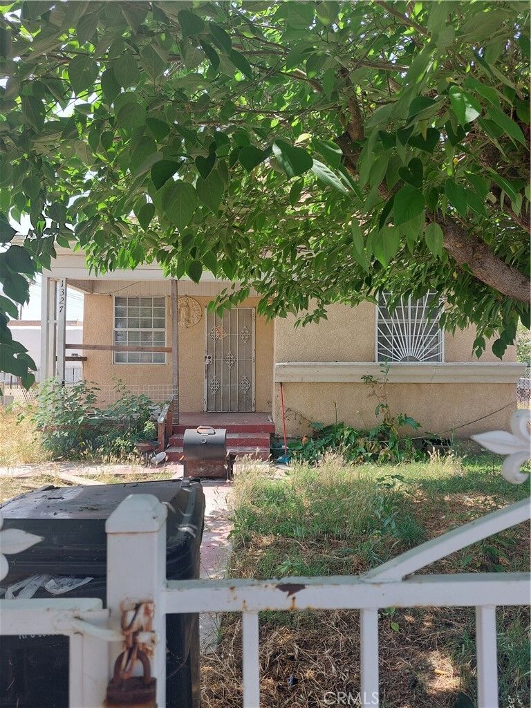 Property Photo: 1327 Vine Street CA 92411