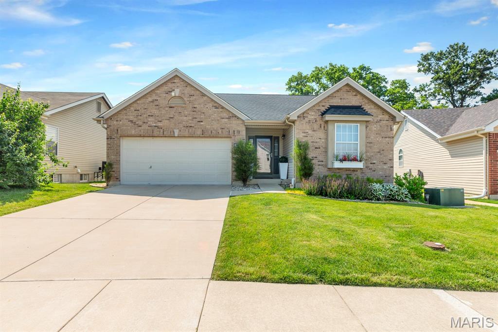 Property Photo:  256 Spring Borough Drive  MO 63368 