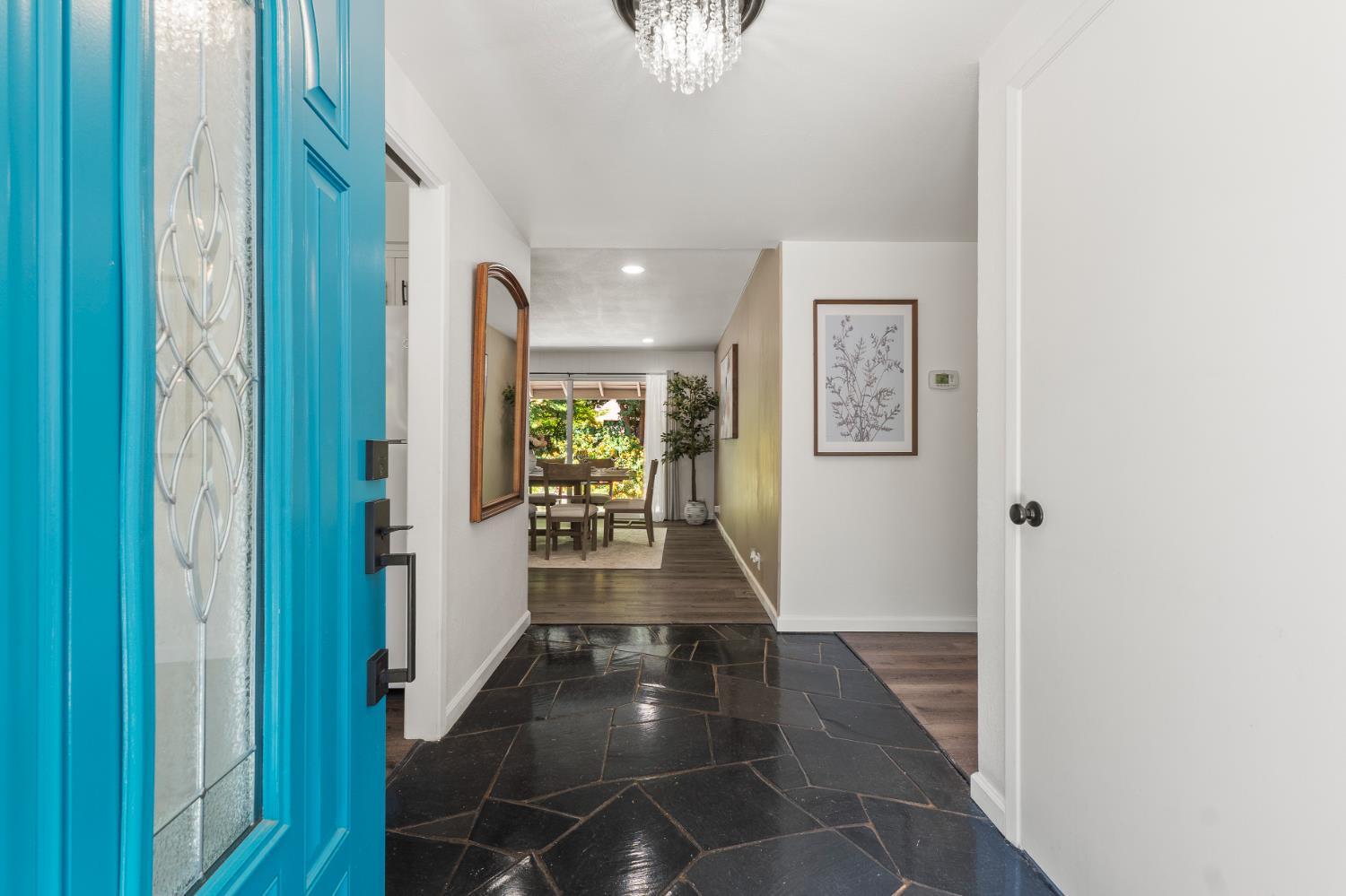 Property Photo: 733 Blackmer Circle CA 95825
