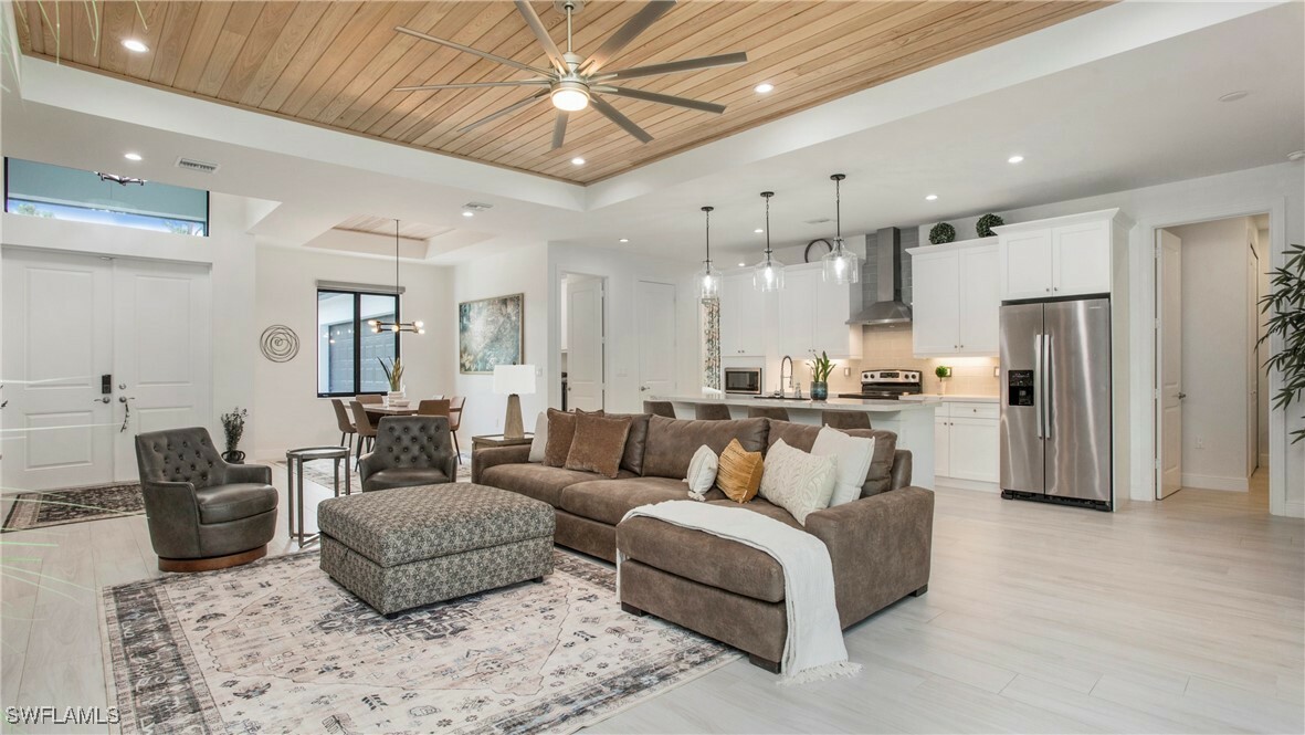 Property Photo: 1030 22nd Avenue NE FL 34120