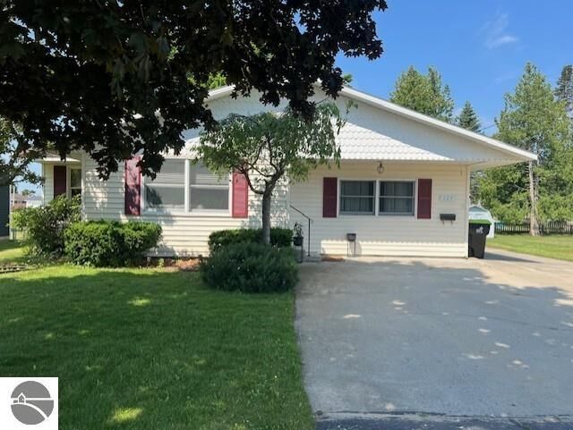 Property Photo: 129 Grant Street MI 48730