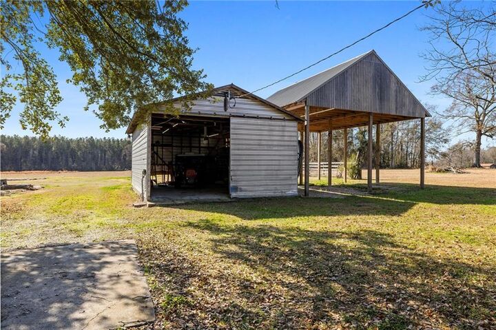 Property Photo: 22330 La Hwy 40 Highway LA 70446
