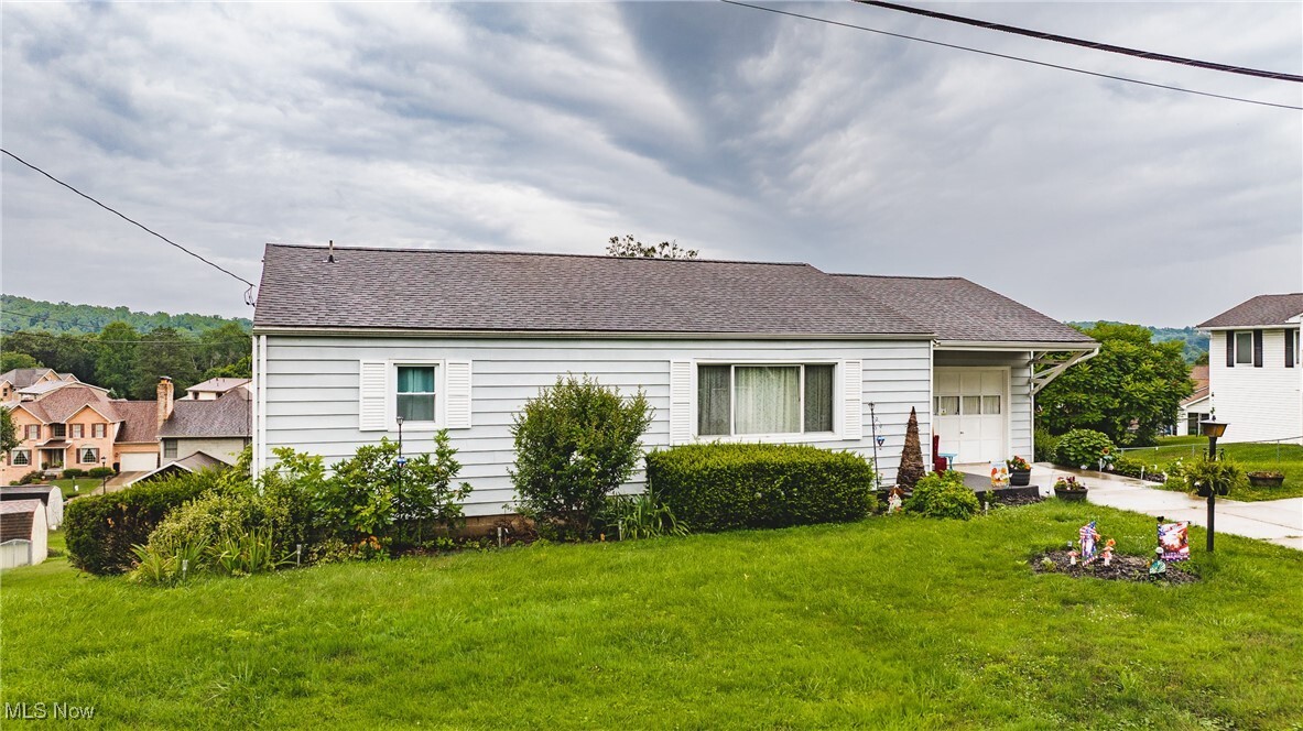 Property Photo: 1310 Newberry Drive WV 26101