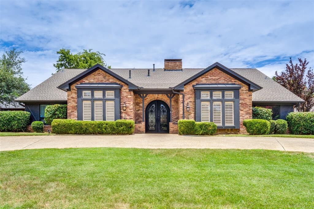 Property Photo:  4415 Briargrove Lane  TX 75287 