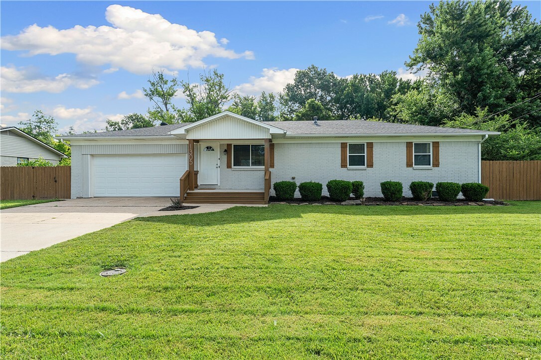 1305 SE D Street  Bentonville AR 72712 photo