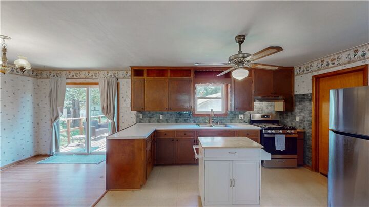 Property Photo: 906 S Elm Street AR 72761