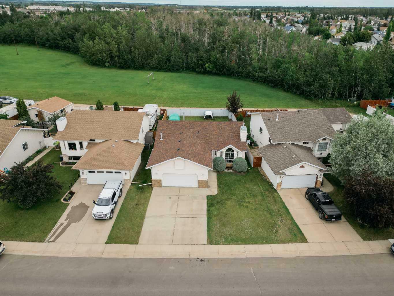 20 Kirkland Drive  Red Deer AB T4P 3M7 photo
