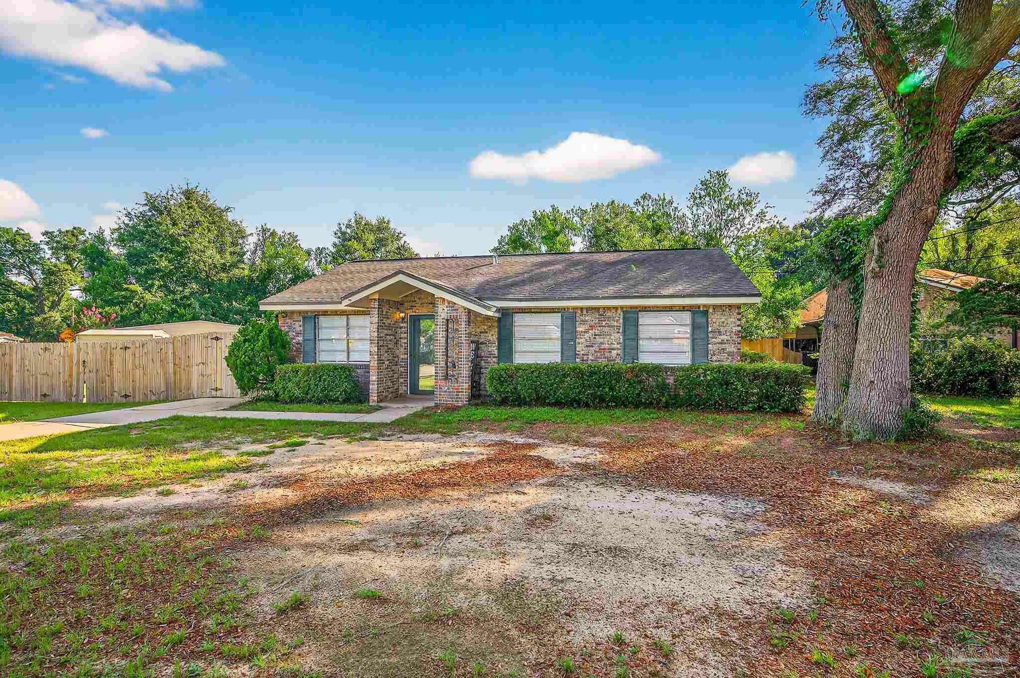 Property Photo: 4680 Lanett Dr FL 32526