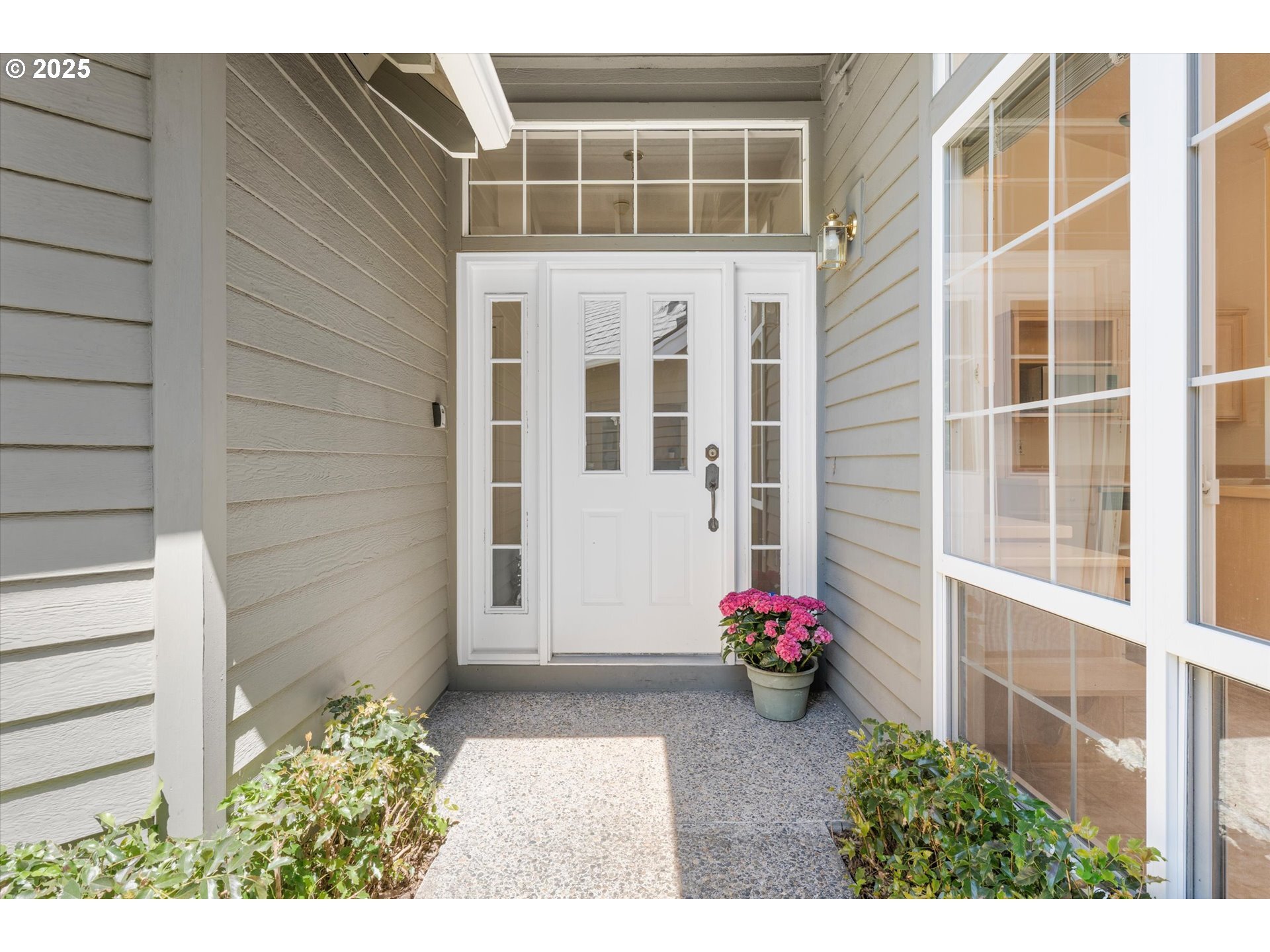 Property Photo: 7691 SW Chaucer Ct OR 97224