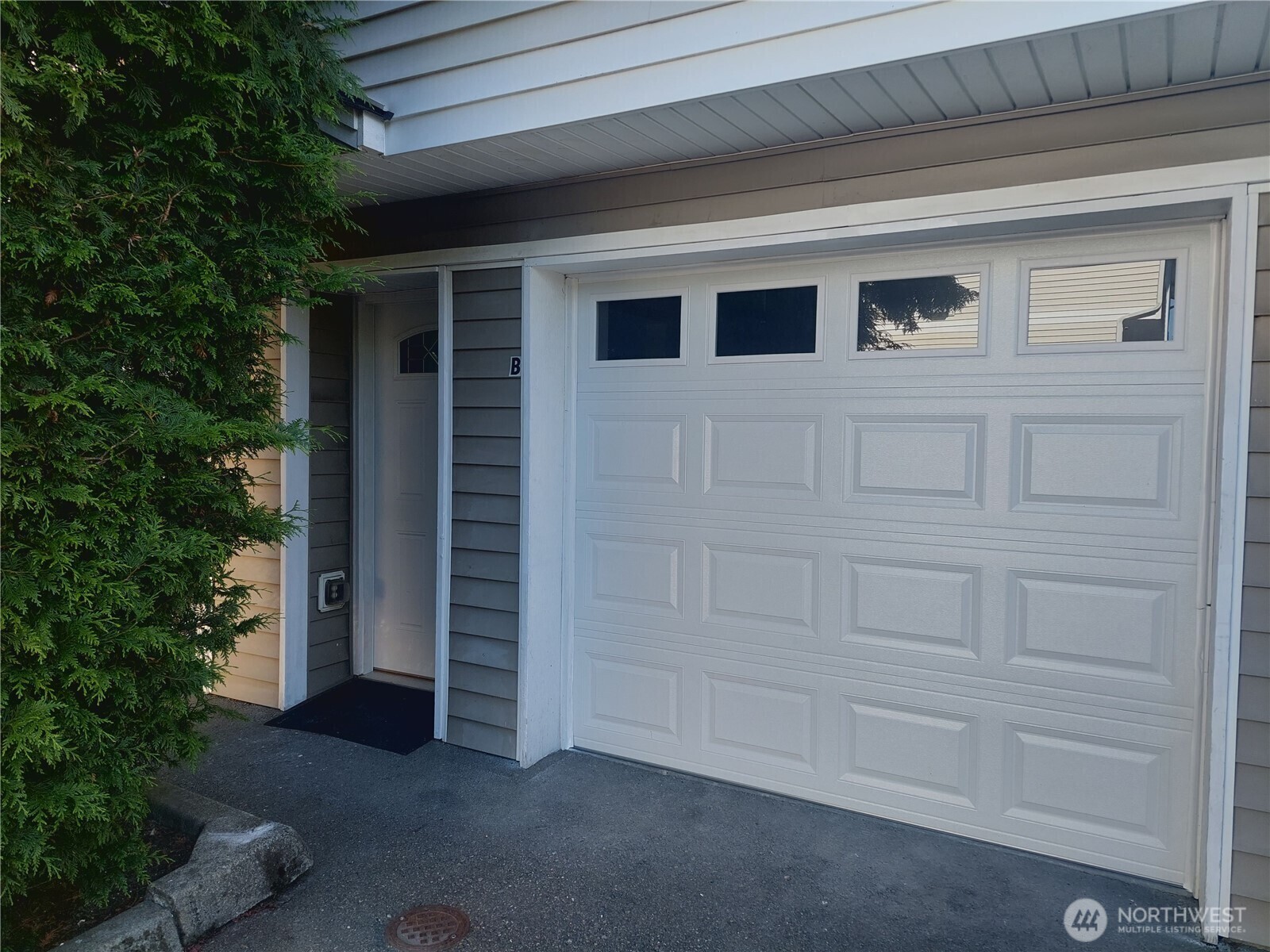 Property Photo: 6907 Rainier Drive E 1B WA 98203