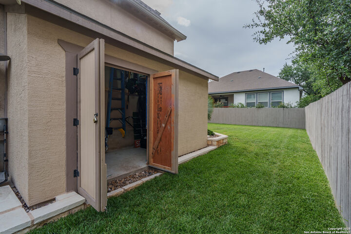 Property Photo: 17419 Hillsedge TX 78257