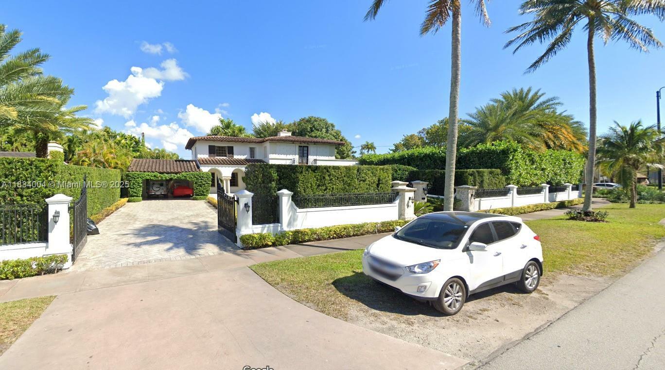 611 N Greenway Dr  Coral Gables FL 33134 photo