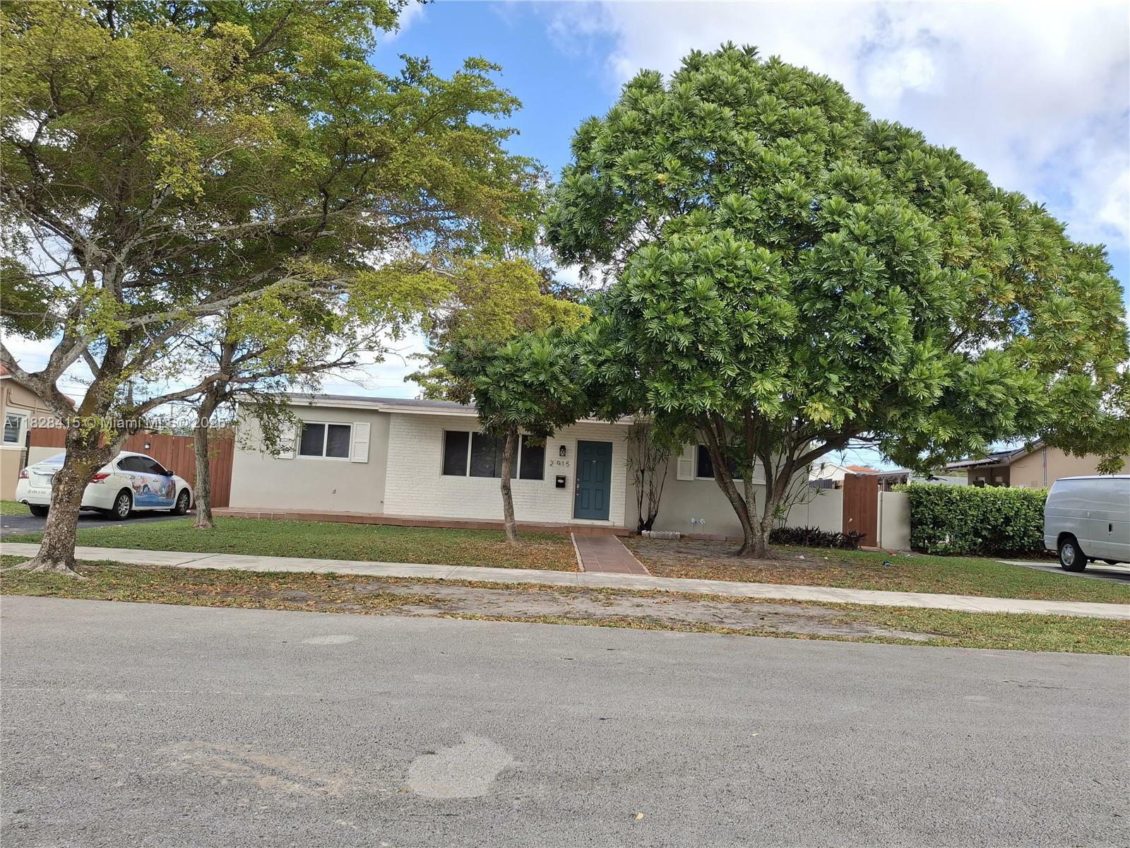 Property Photo: 2915 SW 92nd Pl FL 33165