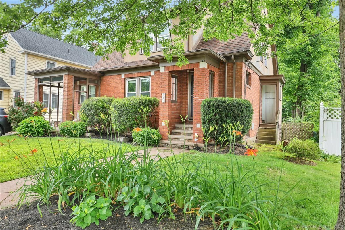 Property Photo:  146 Summit Street  CT 06040 