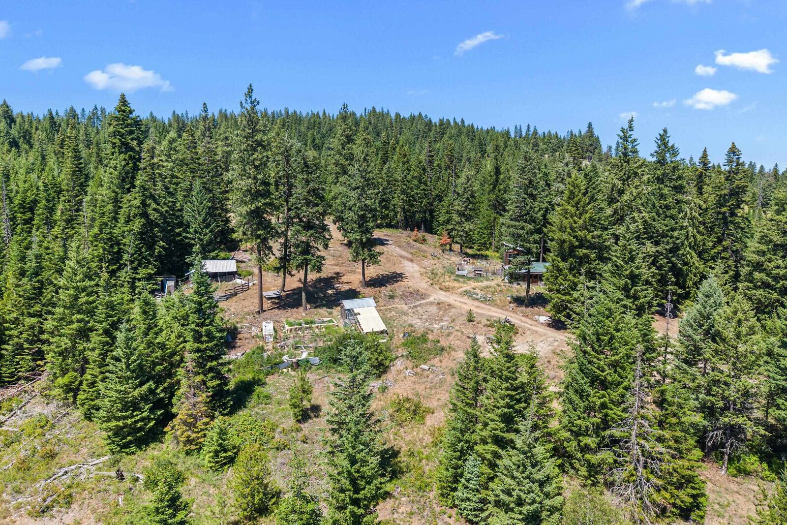 Property Photo:  1022 Spring Hill Rd  WA 99156 
