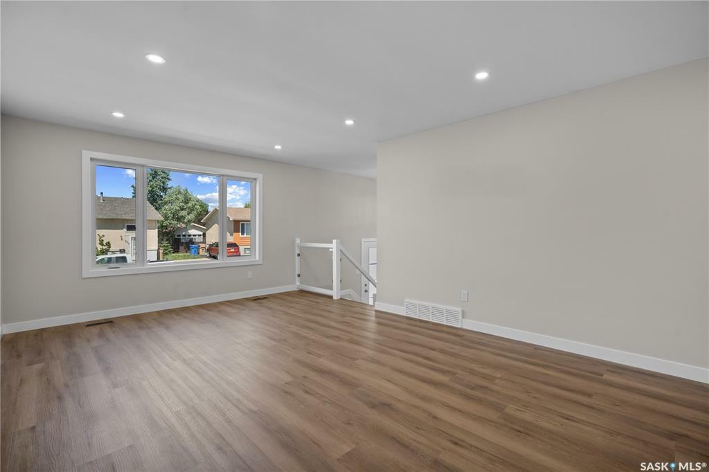 Photo de la propriété: 965 Dutkowski Crescent SK S4N 6X8