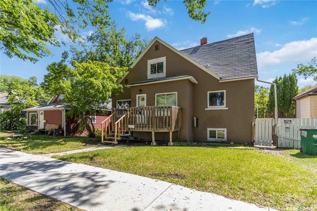 228 F Avenue N  Saskatoon SK S7L 1W1 photo