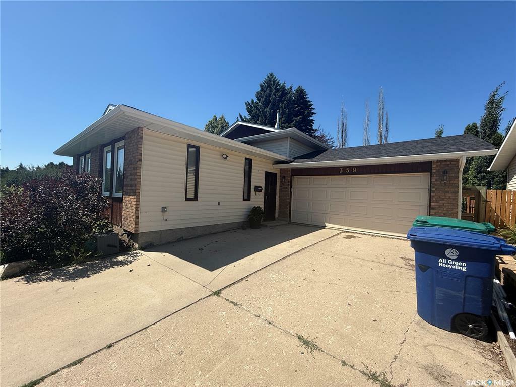 Property Photo: 359 Verbeke Road SK S7K 6J2