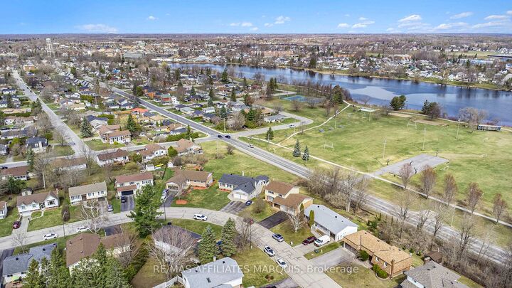 Photo de la propriété: 74 Colonel By Crescent ON K7A 5B6