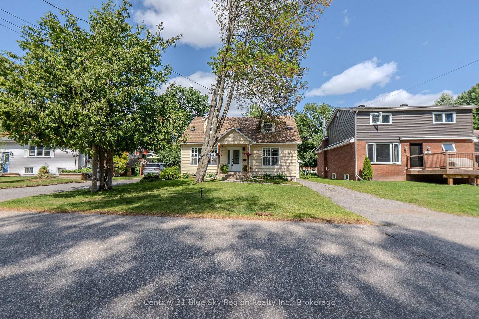 Photo de la propriété: 136 Campbell Avenue ON P1A 1V9
