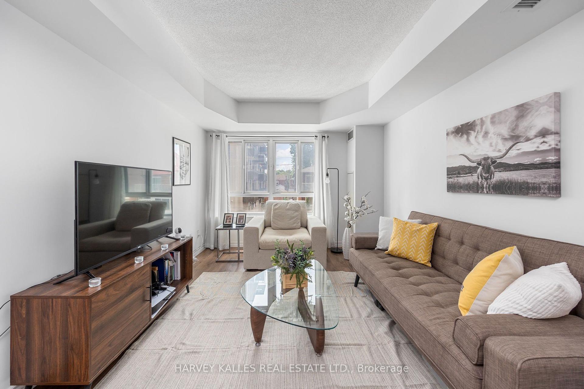 Property Photo:  15 Maplewood Avenue 212  ON M6C 4B4 