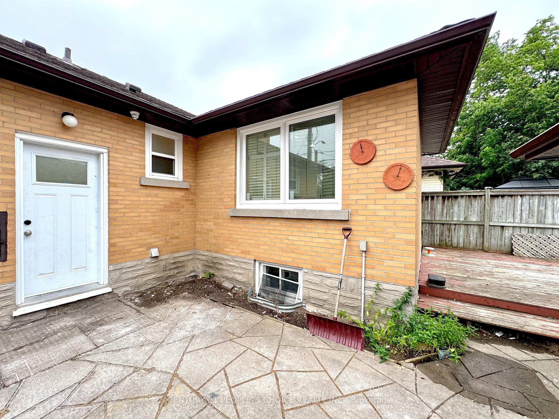 Property Photo: 50 Jackson Avenue ON N2H 3N8
