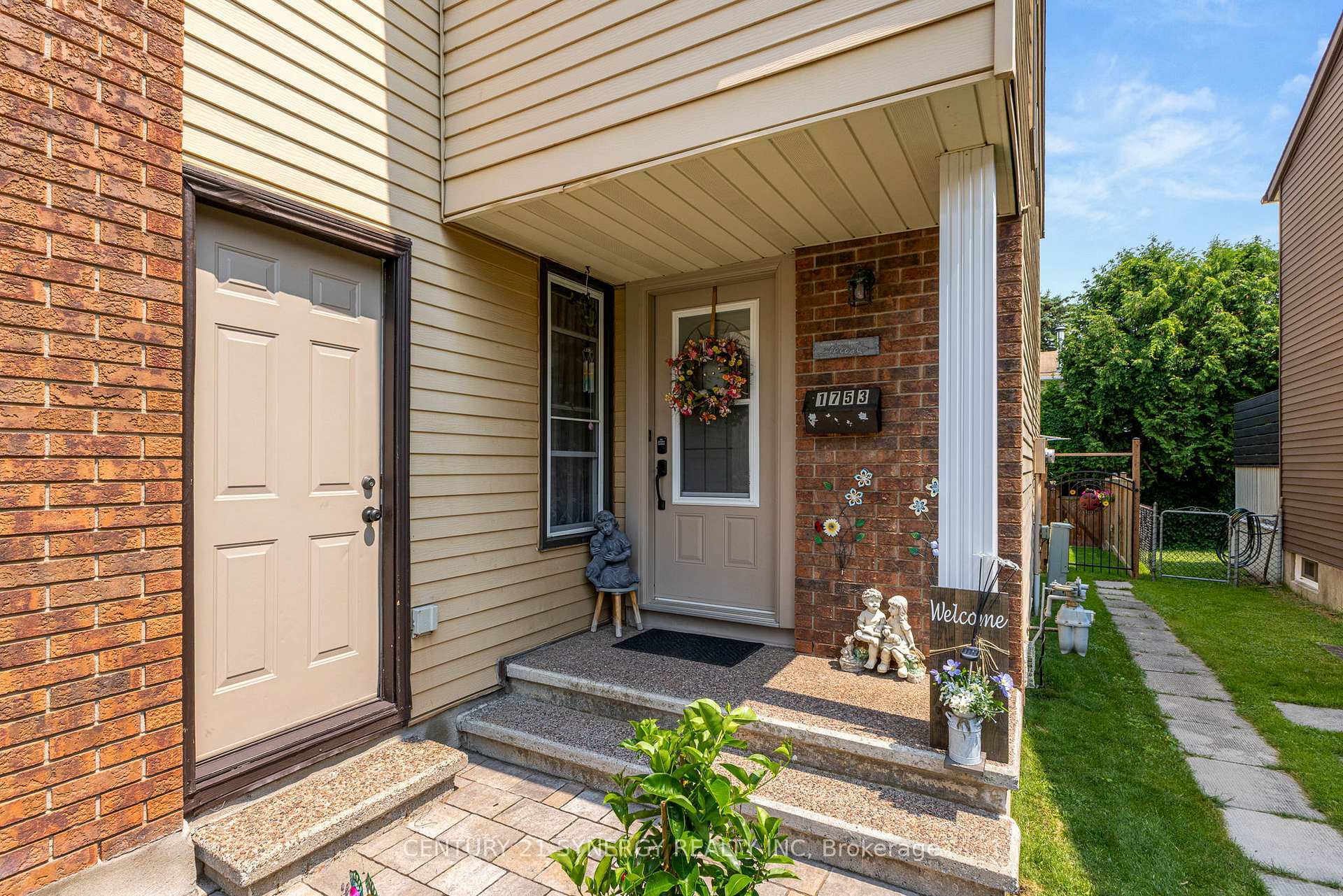 Property Photo: 1753 Lafrance Drive ON K1E 2H1