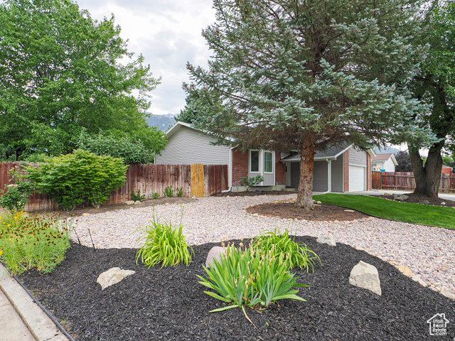 Property Photo: 9971 S Borg Dr UT 84092