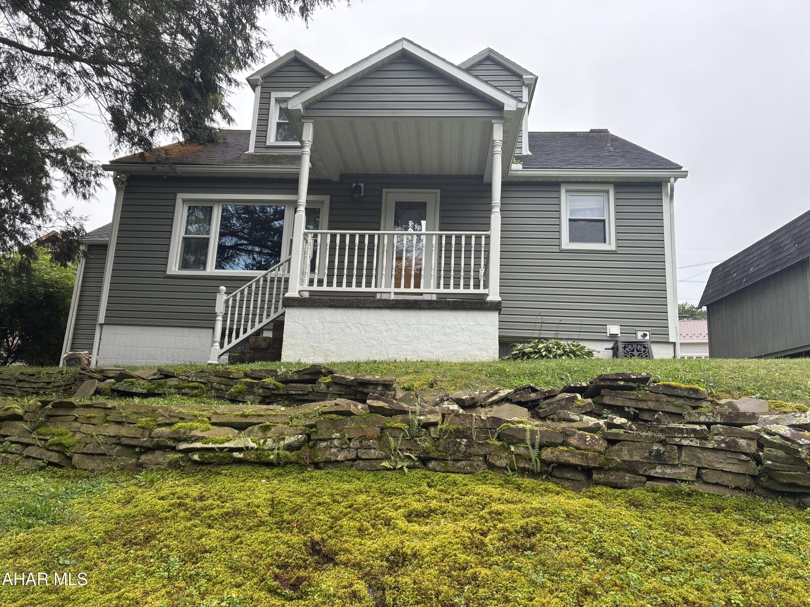 Property Photo:  409 5th Street  PA 16686 