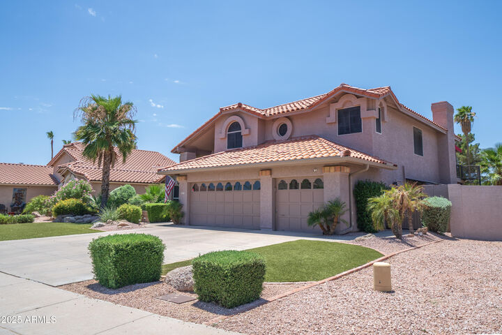 Property Photo: 6271 W Lone Cactus Drive AZ 85308
