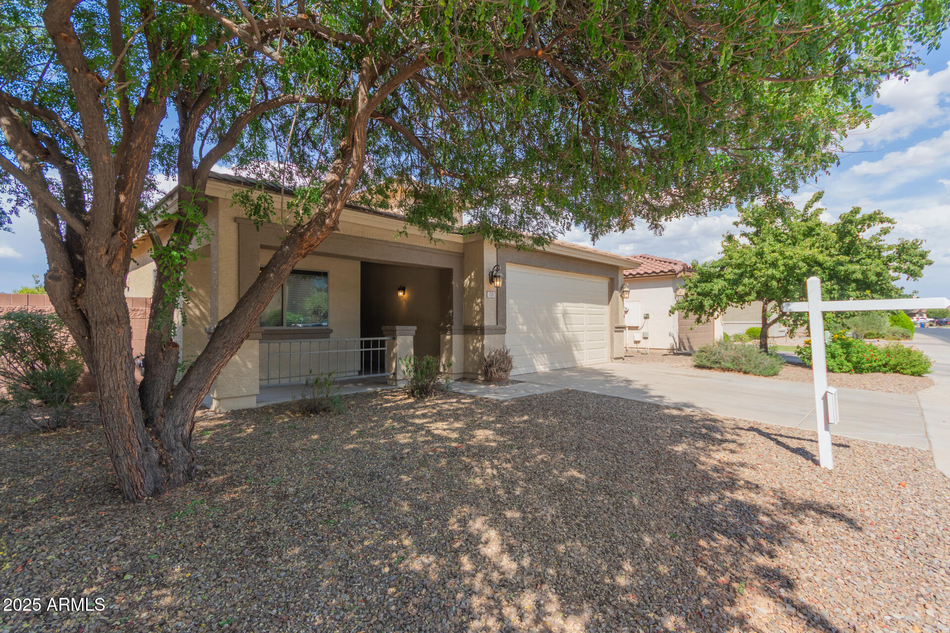 Property Photo: 328 W Dragon Tree Avenue AZ 85140