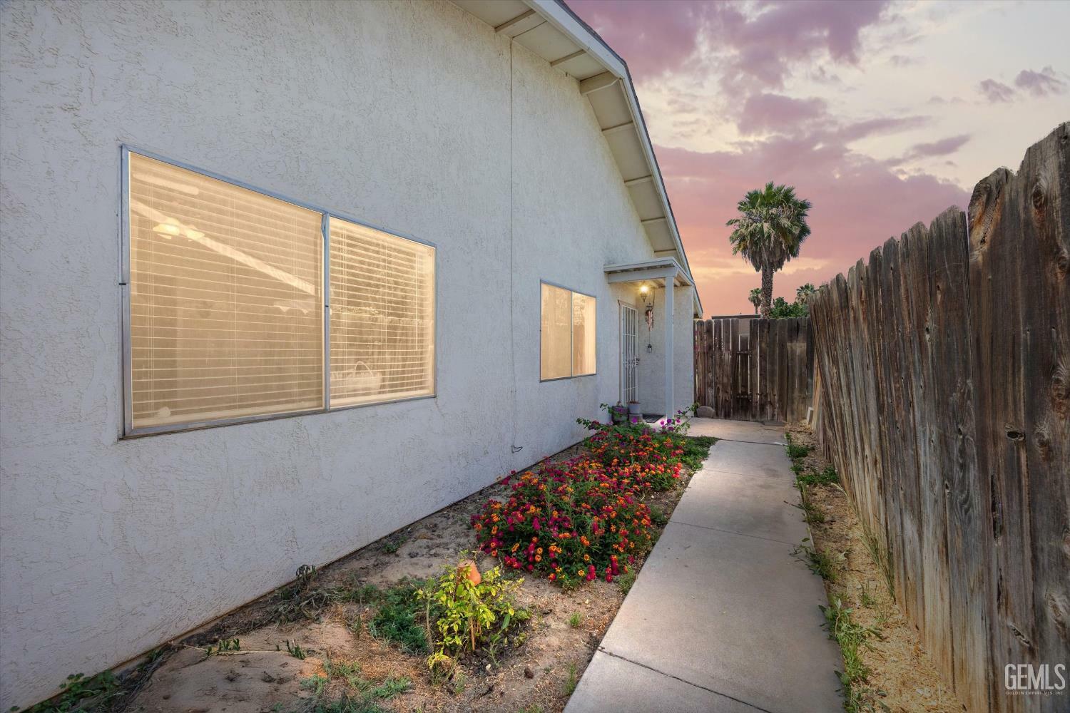 Property Photo: 4516 Parkwood Court CA 93309