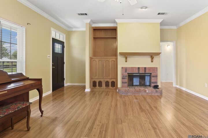 Property Photo: 18536 Lakefield Ave LA 70817