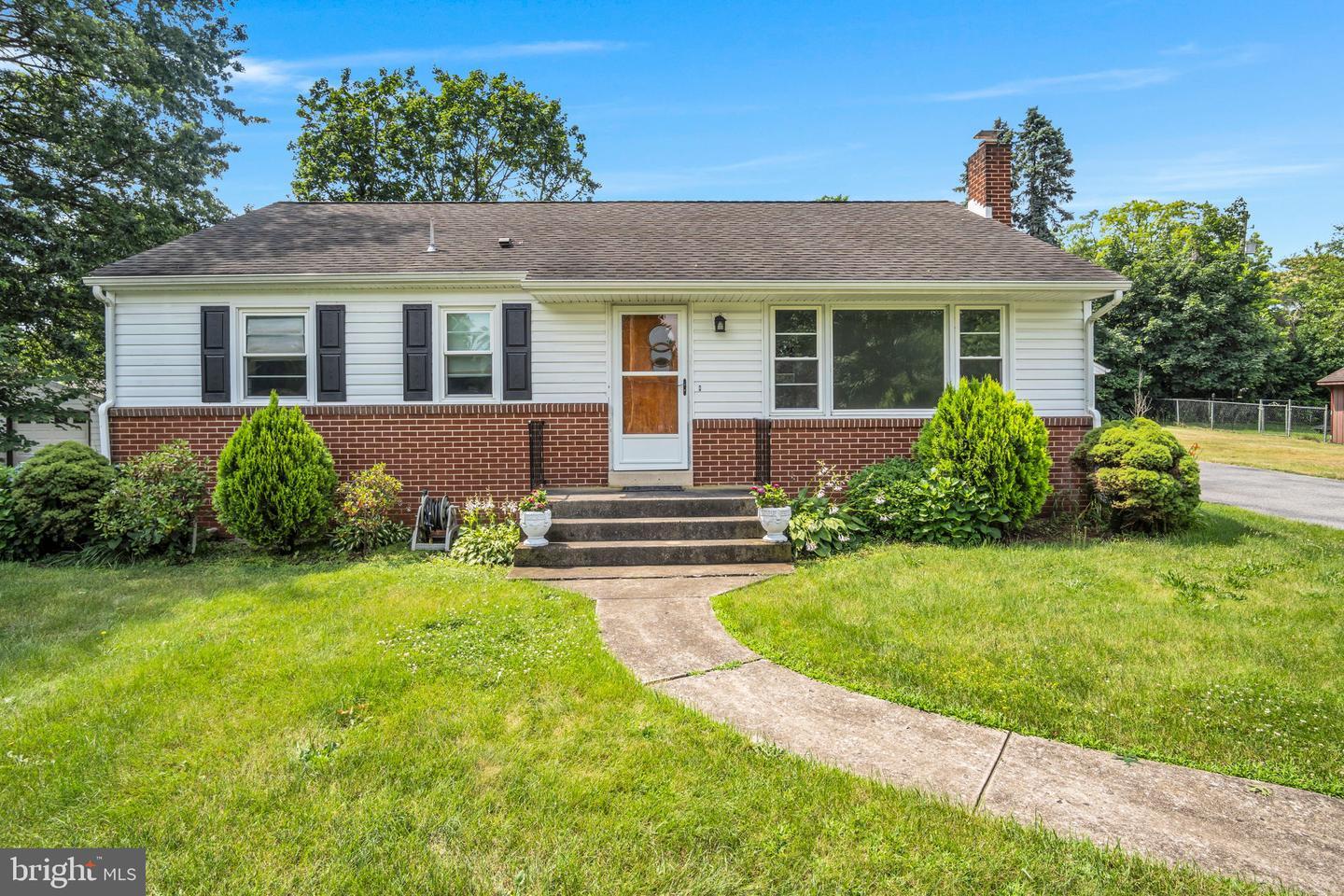 Property Photo: 2029 W Trindle Road PA 17013