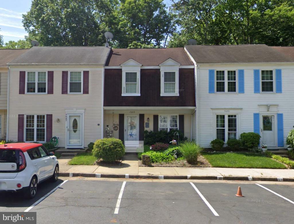 Property Photo: 7689 Sheffield Village Lane VA 22079