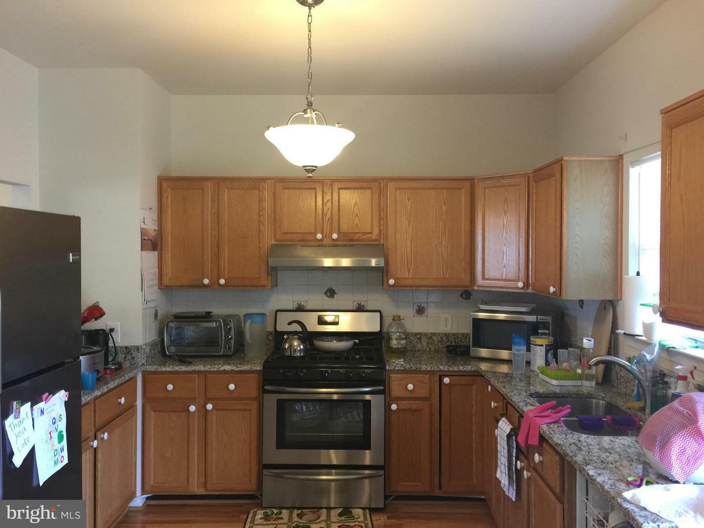 Property Photo: 6166 Kendra Way VA 20121