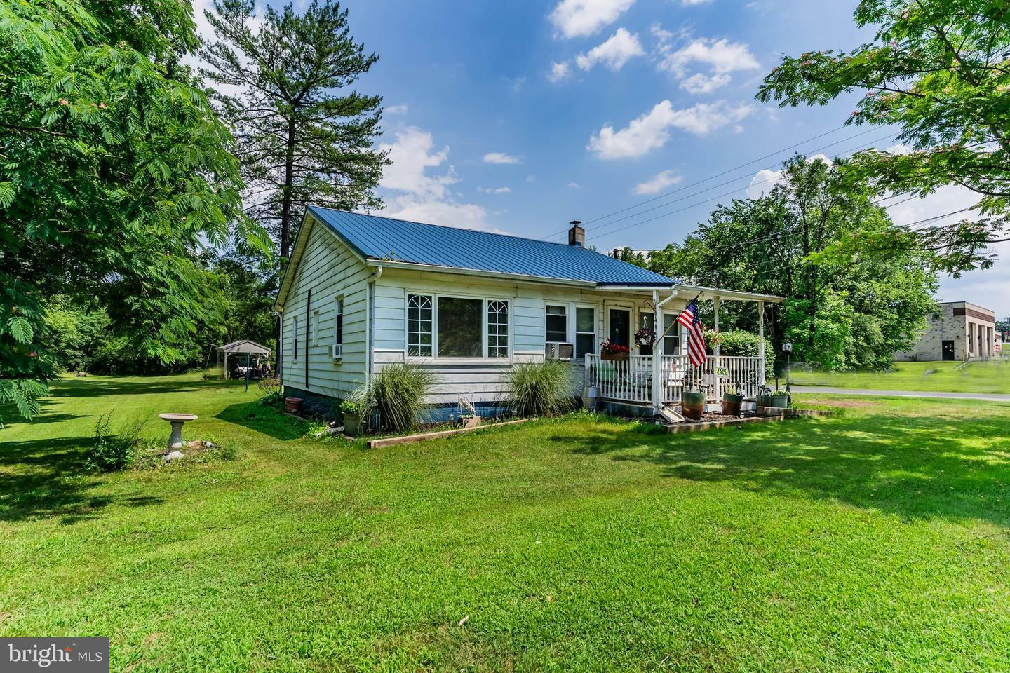 2069 Spring Road  Carlisle PA 17013 photo