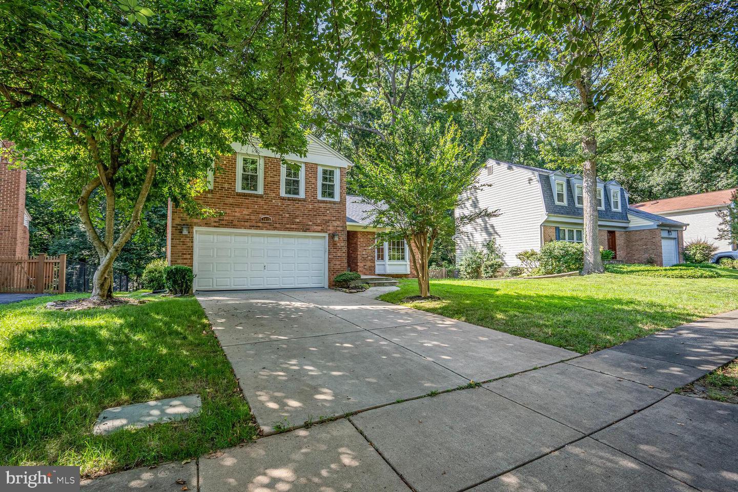 Property Photo: 1413 Fallswood Drive MD 20854