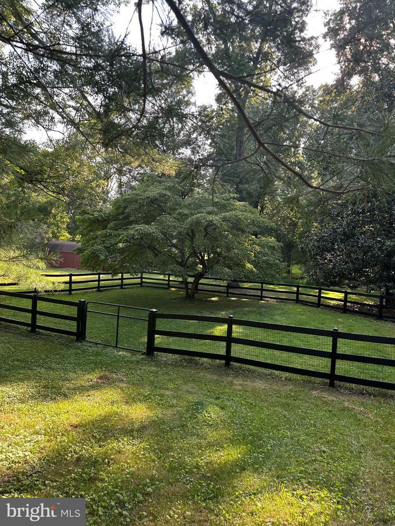 Property Photo: 10423 Deerfoot Drive VA 22066