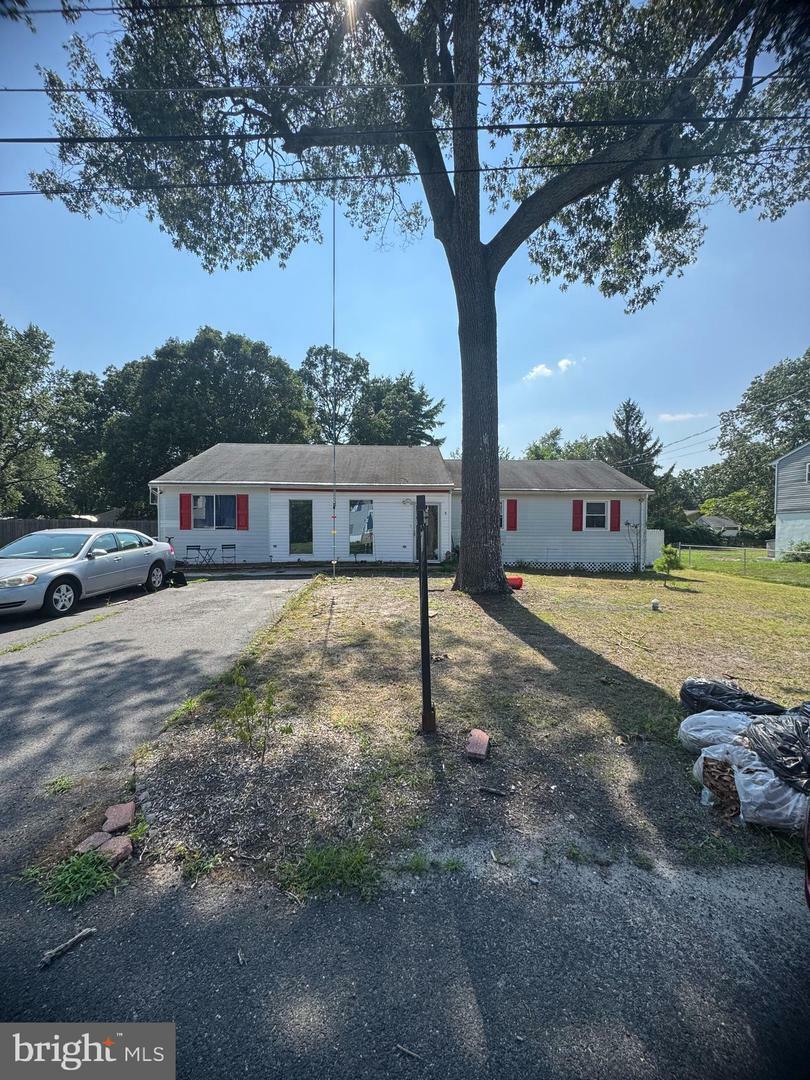 Property Photo: 9 Winnebago Trail NJ 08015